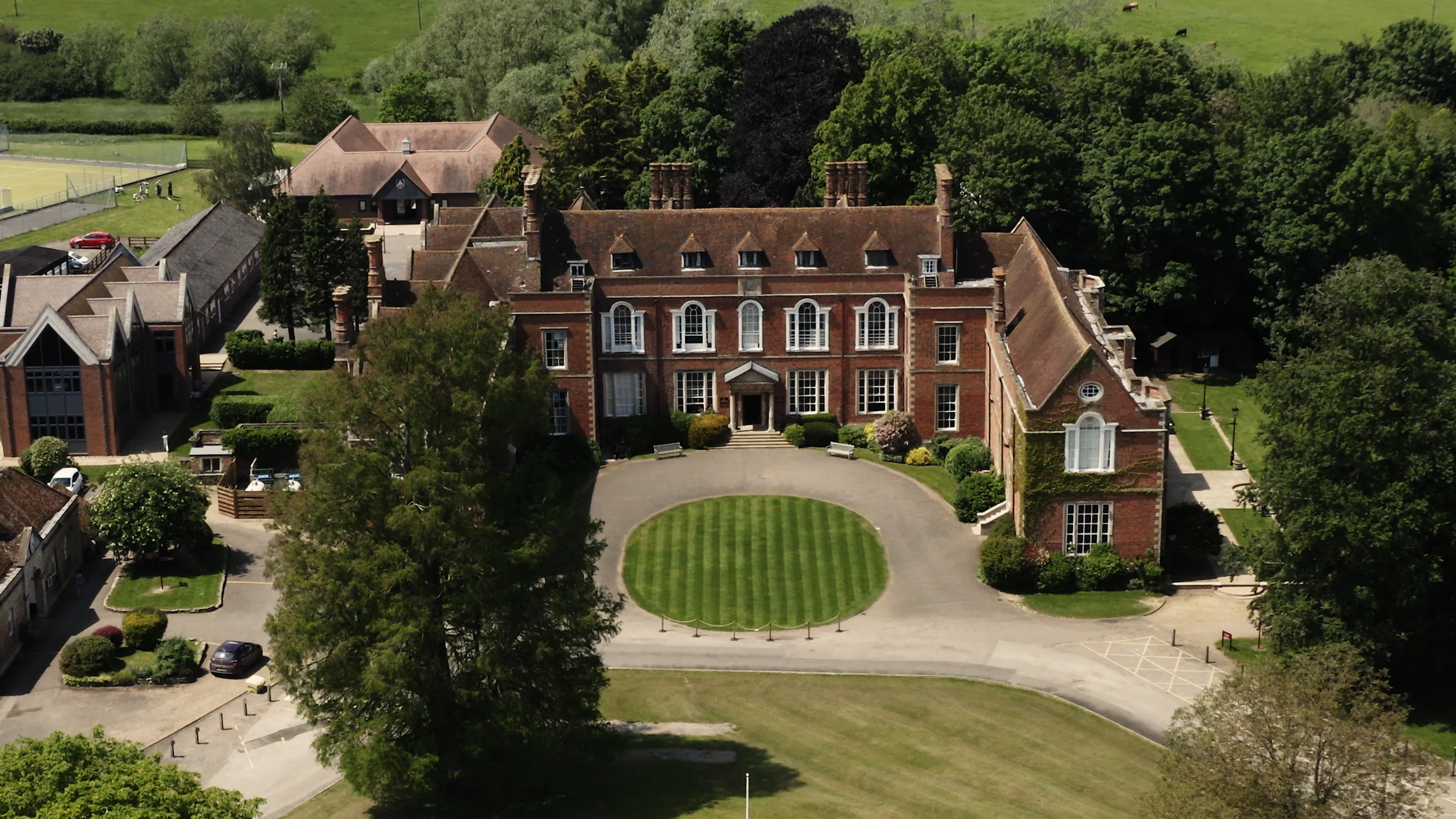 The Benefits of Staying at Ashfold until Aged 13