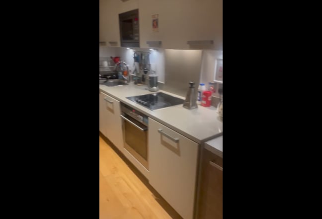 Lovely double bedroom mins from Canada Water tube Main Photo