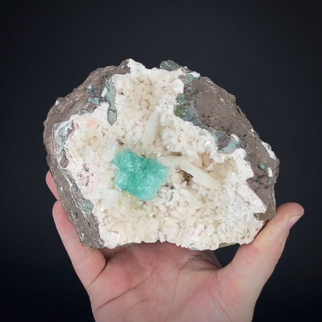 Fluorapophyllite on Heulandite with Stilbite