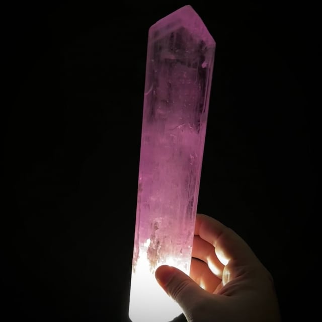 Spodumene var. Kunzite (doubly terminated!)