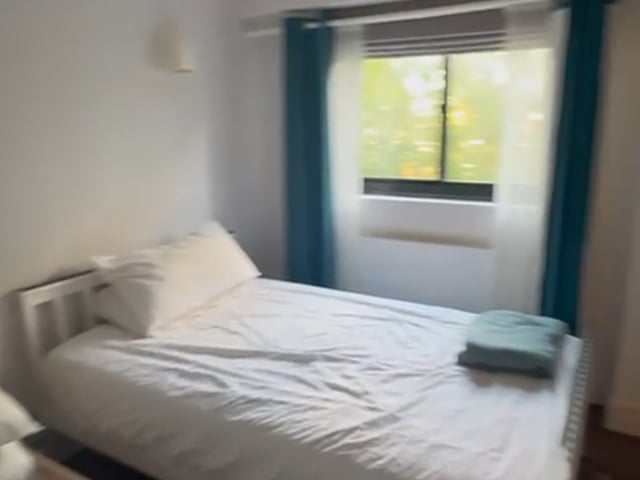 Urgent: a 2-bed 2-bath available in Putney  Main Photo