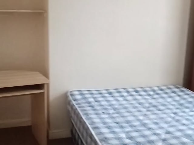 Spacious Double Room in Lenton Main Photo