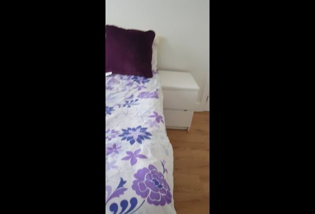 Nice and airy furnished double bed room Main Photo