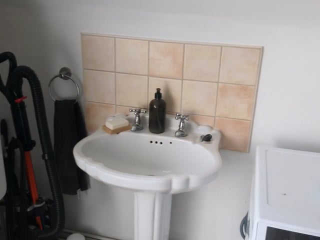 3 bedroom flat - 6 month rent - south east london Main Photo