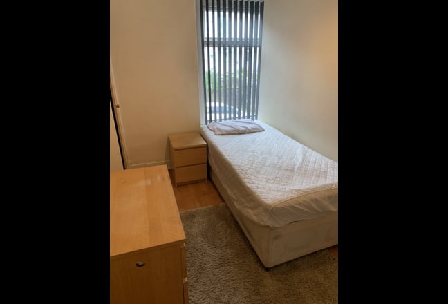 Great value single room in shared house  Main Photo