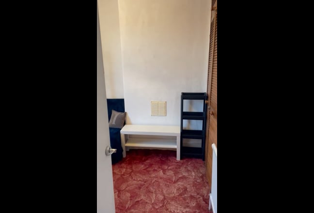 Double room for female £550 bills inc  Main Photo