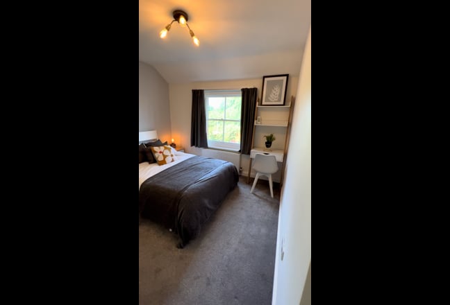 Stylish Double Room - Central Maidstone Main Photo