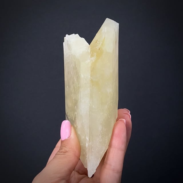 Amblygonite (twin)