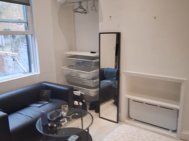 Top Floor One Bed Flat in the Islington Area Main Photo