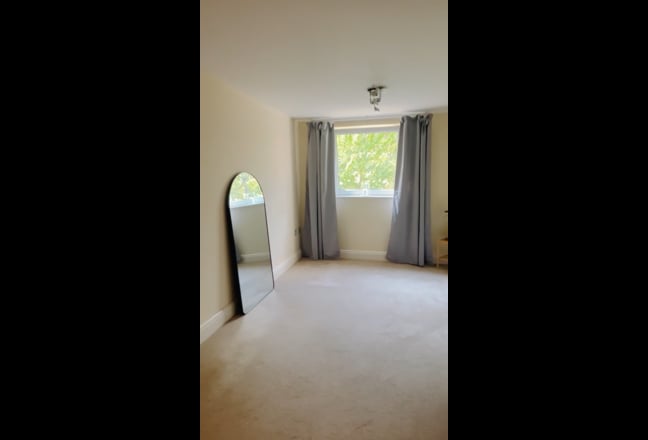 Double room with En-suite - Riverside Wandsworth  Main Photo