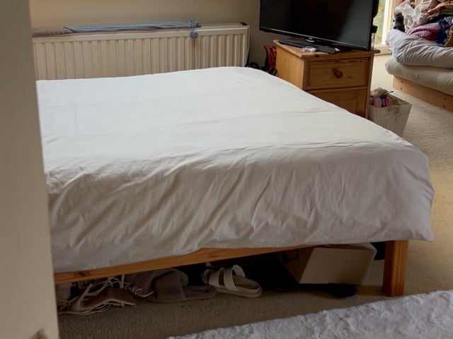 Short-term let double room with en-suite! Main Photo