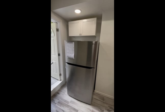  Spacious Pet Friendly Room Available June 1st Main Photo