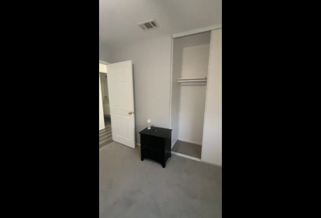 Beautiful room, & Master bedroom avail Victorville Main Photo
