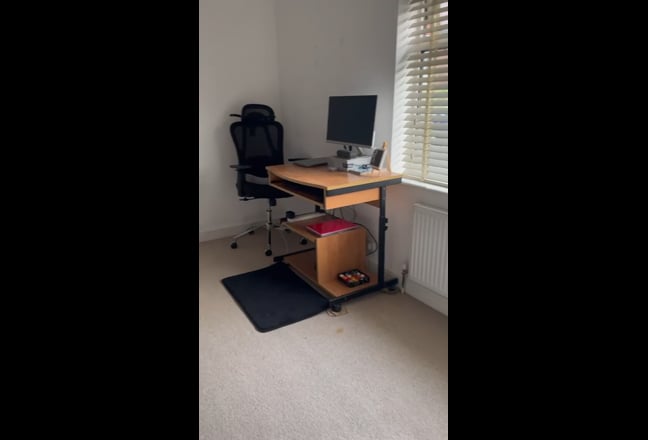 Single Room for rent in Chesham Main Photo