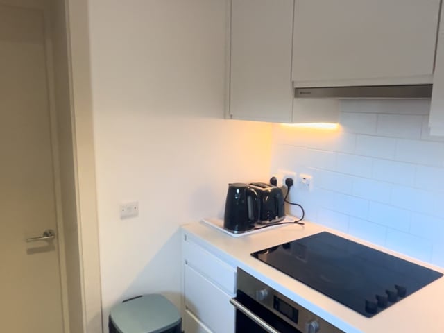 NEW refurbished double room in flat share  Main Photo