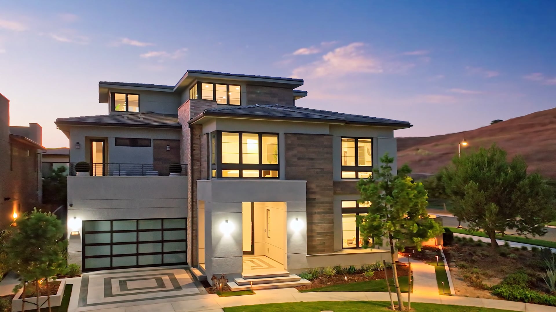 51 Shapely, Irvine - John Cain