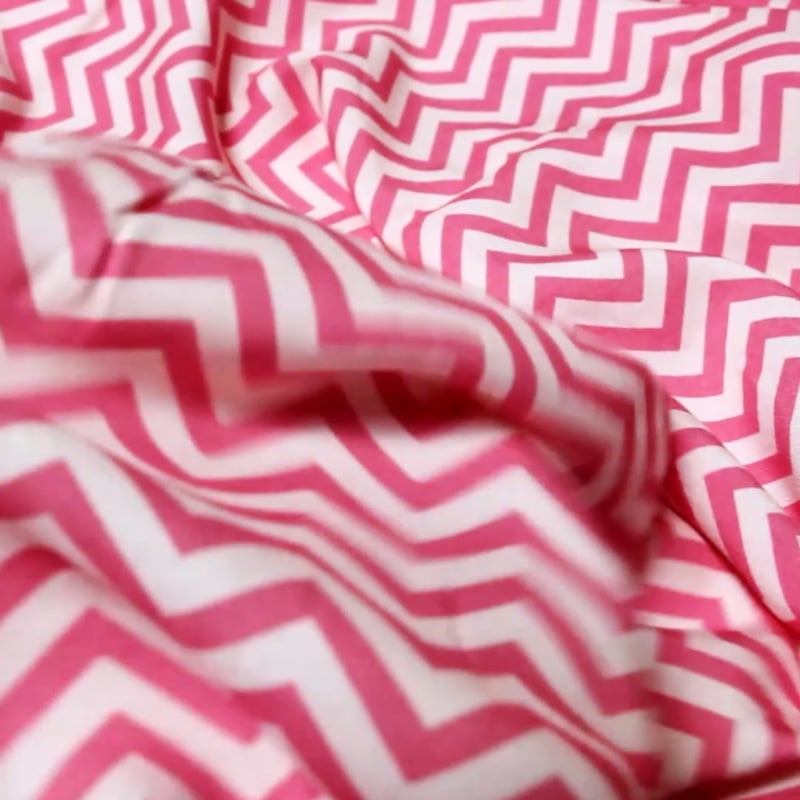 Vidéo: Étoffe 100% viscose - Zigzag rose