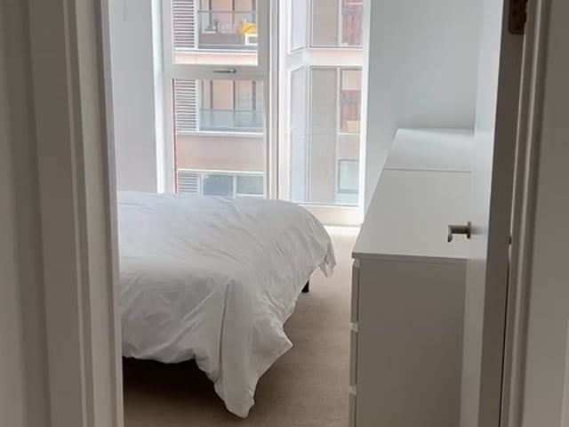 En-suite double room to rent Elephant & Castle Main Photo