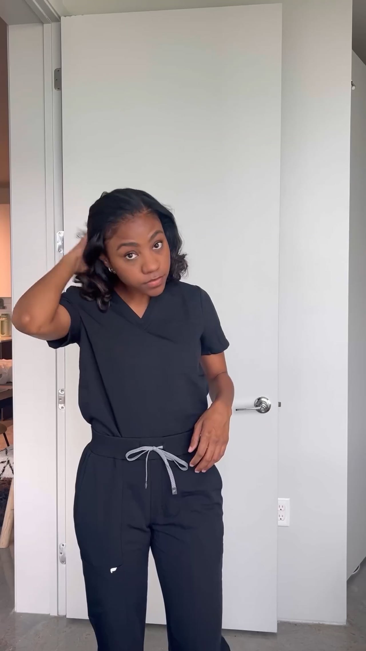 Vital 1-Pocket Scrub Top - Fabletics