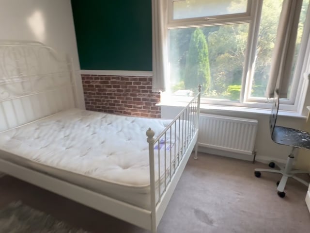 Double Room available In a friendly student house Main Photo