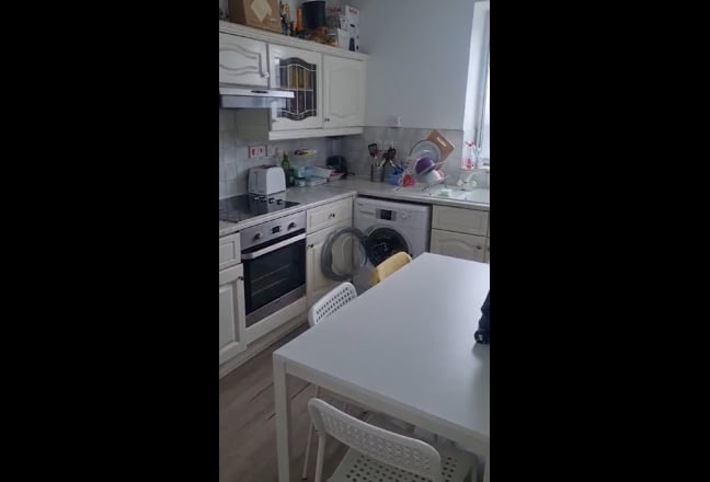  "The Bright and Spacious Room in West Ham" Main Photo