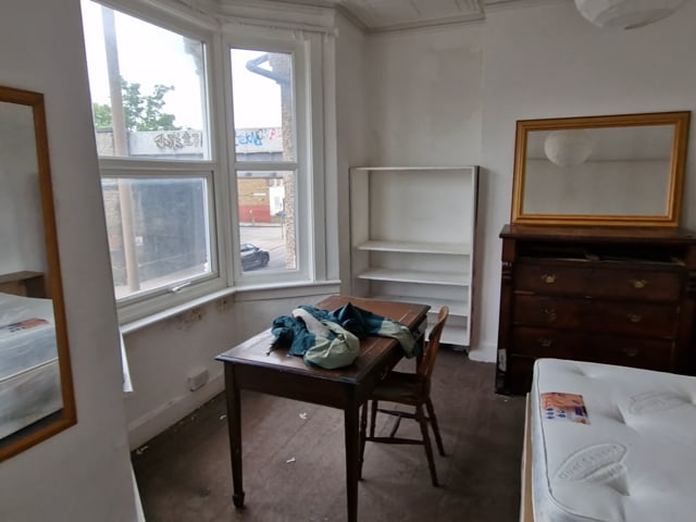 Large Double Room available SE7 Main Photo