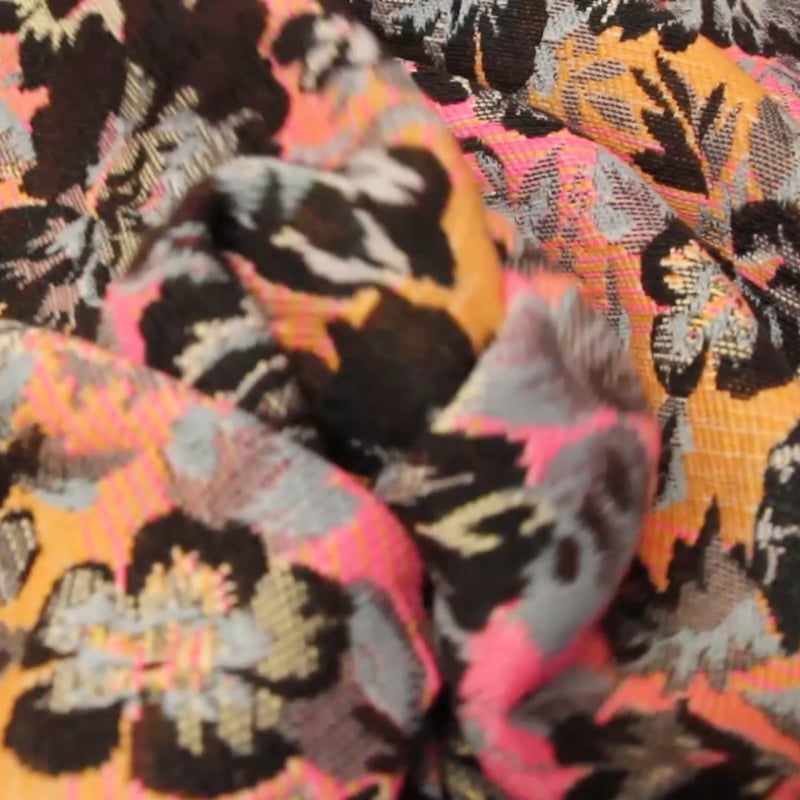 Vidéo: Jacquard - Fleuri marron et noir fond orange & rose