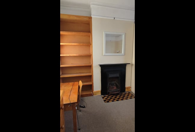 Tranmere Rd/Specious Double Room for Rent Main Photo