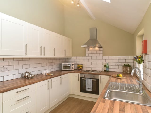 1 Double in 4 bed professional house in Chester Main Photo