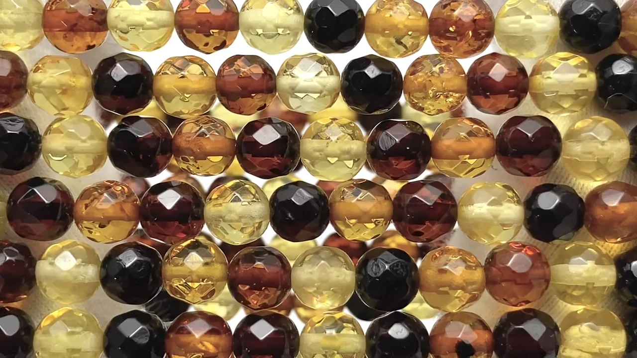 バルティックアンバー（琥珀） ラウンドカット5mm マルチカラー