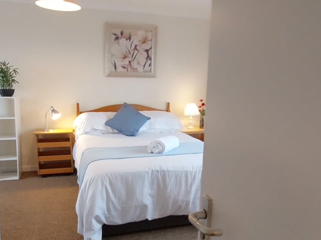 Stunning double room on east side of Dumfries Main Photo