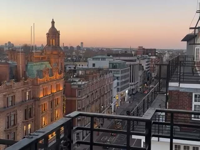 Apartment with stunning view facing Harrods Main Photo