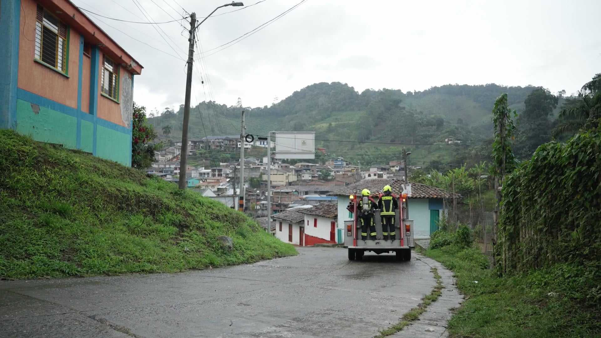 En Tránsito - Pipe (Trailer)