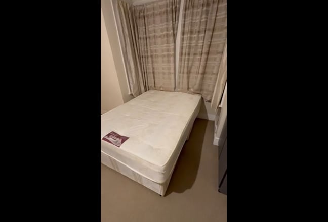  Fully  Furnished  Double  Room,  IG1  Main Photo