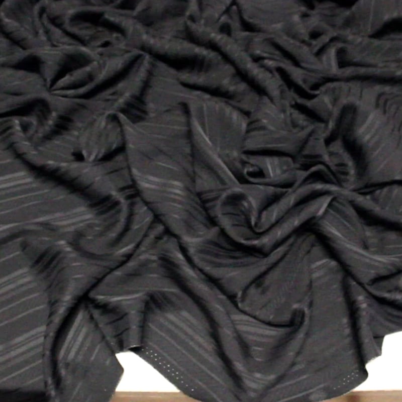 Vidéo: Satin 100% soie jacquard - Rayure noir (Coupon de 3.40 mètres)