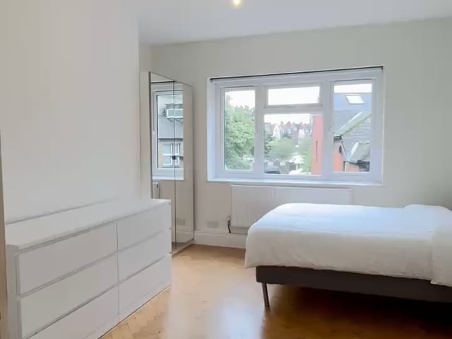 Modern Double Room Available Now - Zone 2   Main Photo