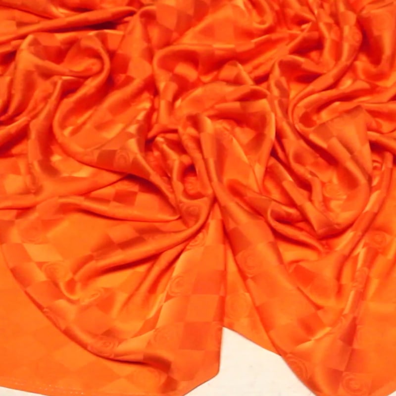 Vidéo: Satin 100% soie jacquard - Rond & losange orange (Coupon de 2.90 mètres) Vidéo: Satin 100% soie jacquard - Rond & losange orange (Coupon de 2.90 mètres)