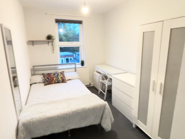 Lovely Double En-Suite - Epsom Co-Living Main Photo