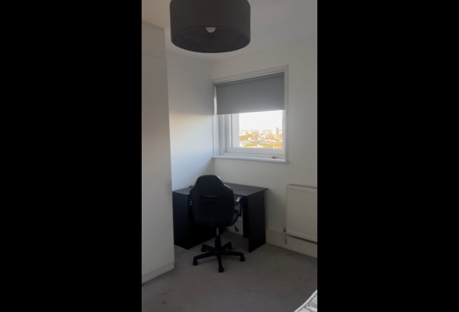 Hot Location! Room 10 Min Walk to Liverpool St Main Photo