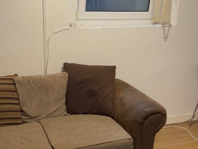 Large 1 bedroom Basement Flat Main Photo