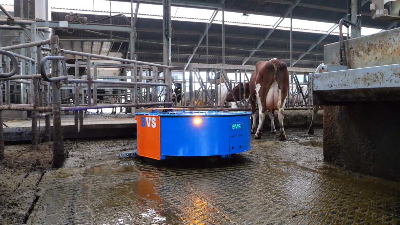 BVS - BouMatic Vacuum Scraper Robot