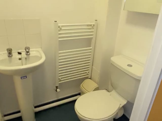 Small en-suite room at Parham Student Village Main Photo