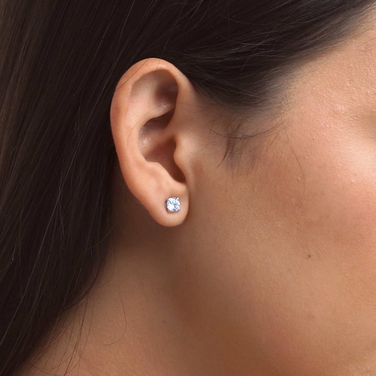 product video 2 for 1 1/2 ctw Round Near-Colorless (F-G) Lab Grown Diamond Stud Earrings