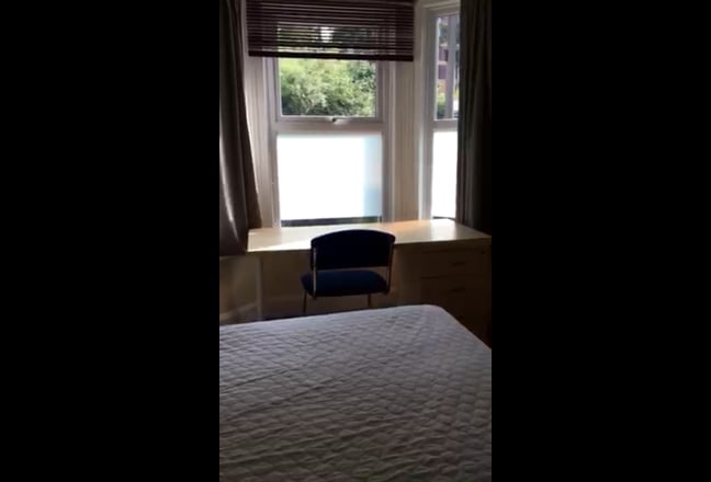 1 student room available in house close Streatham  Main Photo