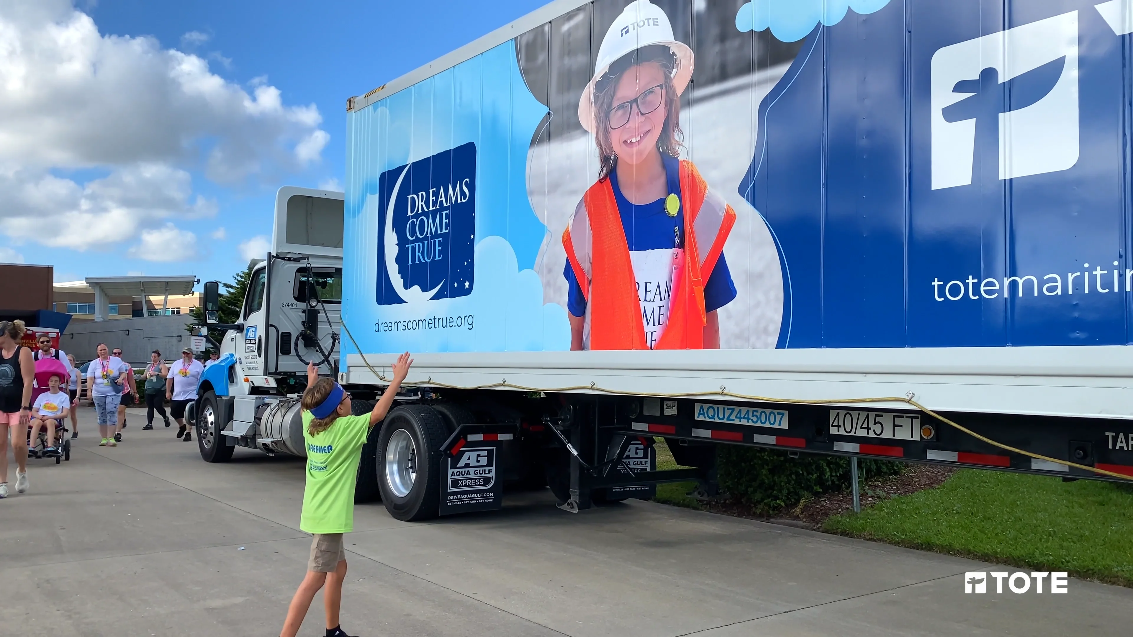 tote-celebrates-dreams-come-true-s-40th-anniversary