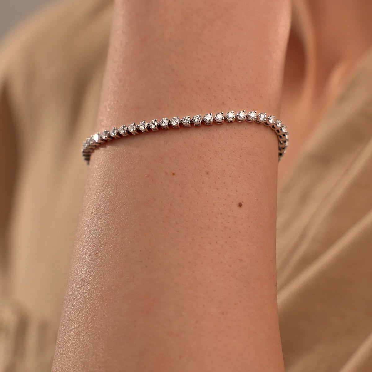 product video 2 for 2 ctw Round Lab Grown Diamond Three-Prong Tennis Bracelet - 7.5 Inches