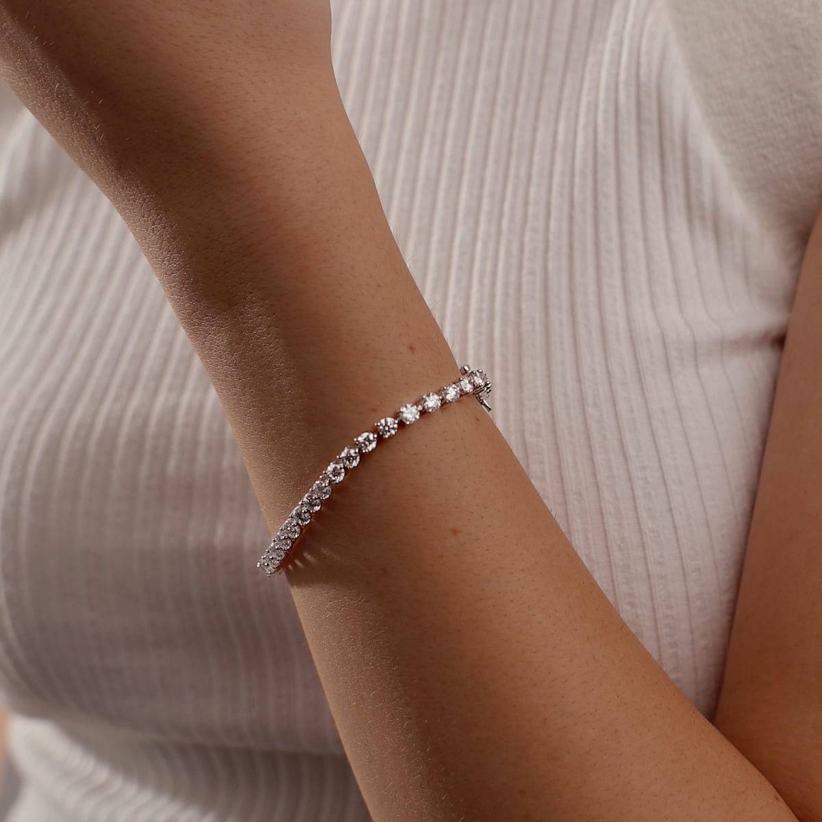 product video 2 for 10 ctw Round Lab Grown Diamond Three-Prong Tennis Bracelet - 7 Inches