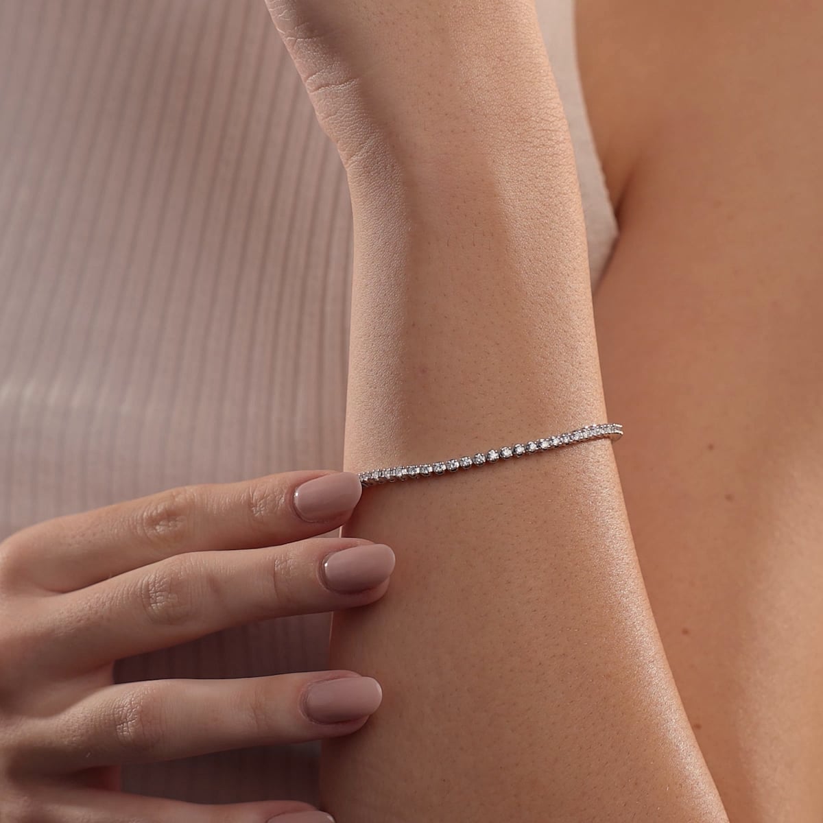 product video 2 for 2 ctw Round Lab Grown Diamond Four-Prong Tennis Bracelet - 7 Inches