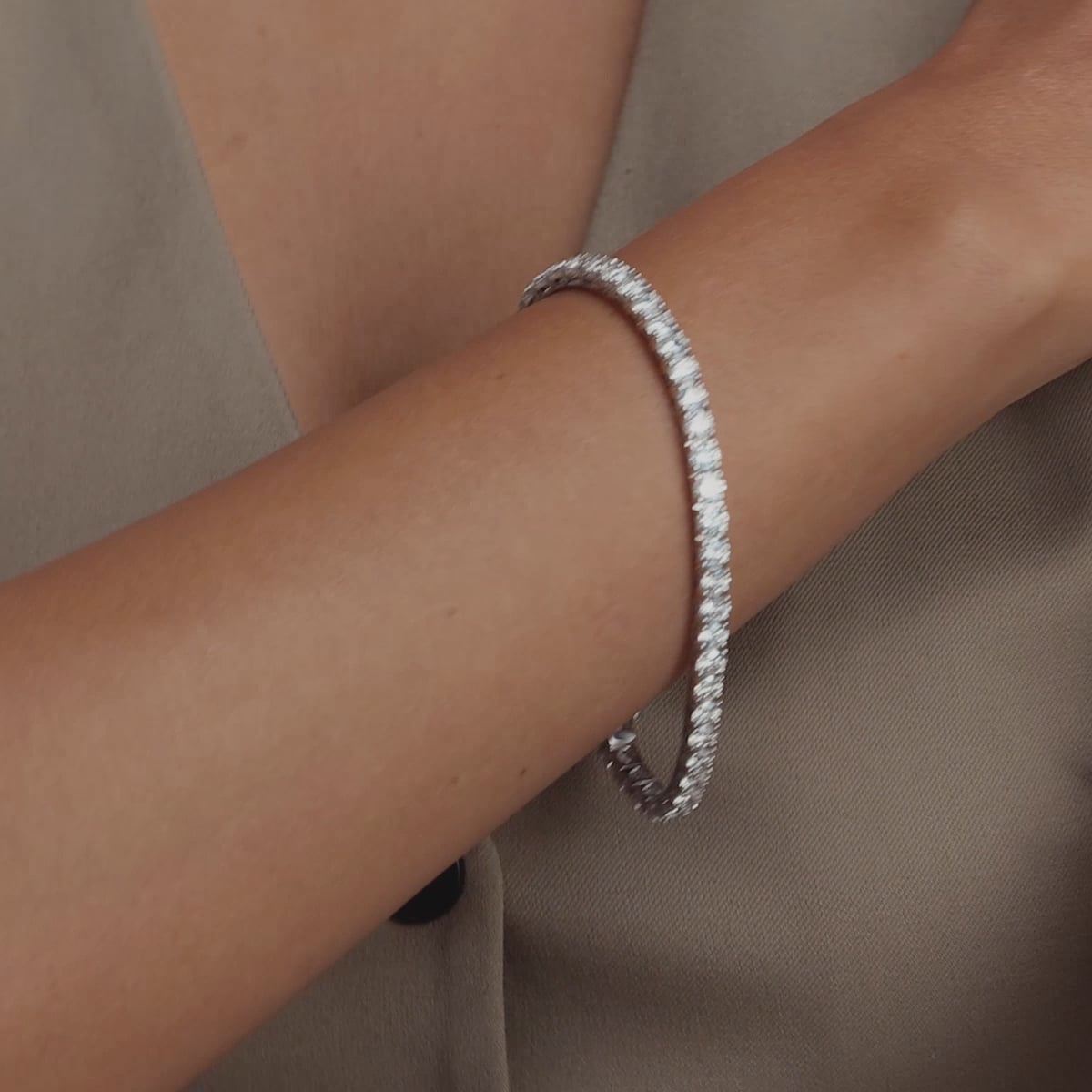 product video 2 for 12 ctw Round Lab Grown Diamond Four-Prong Tennis Bracelet - 7.5 Inches