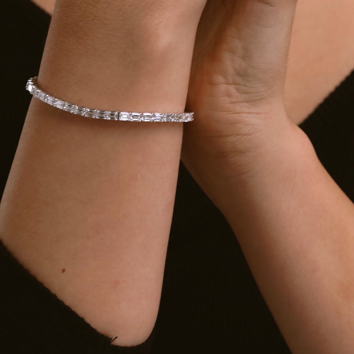 product video 2 for 7 ctw Emerald Lab Grown Diamond East-West Tennis Bracelet - 7 Inches